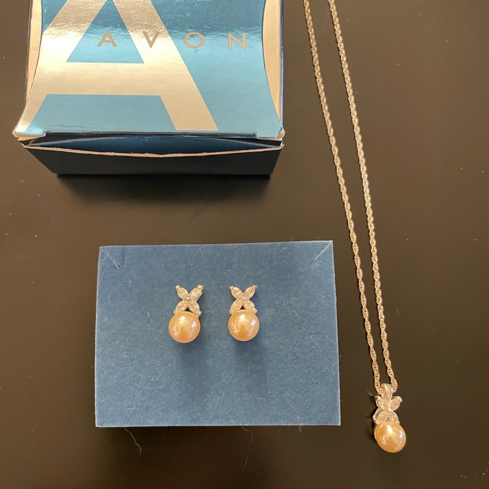 Avon Silver Pearl and Rhinestone Jewelry Set - New in Box